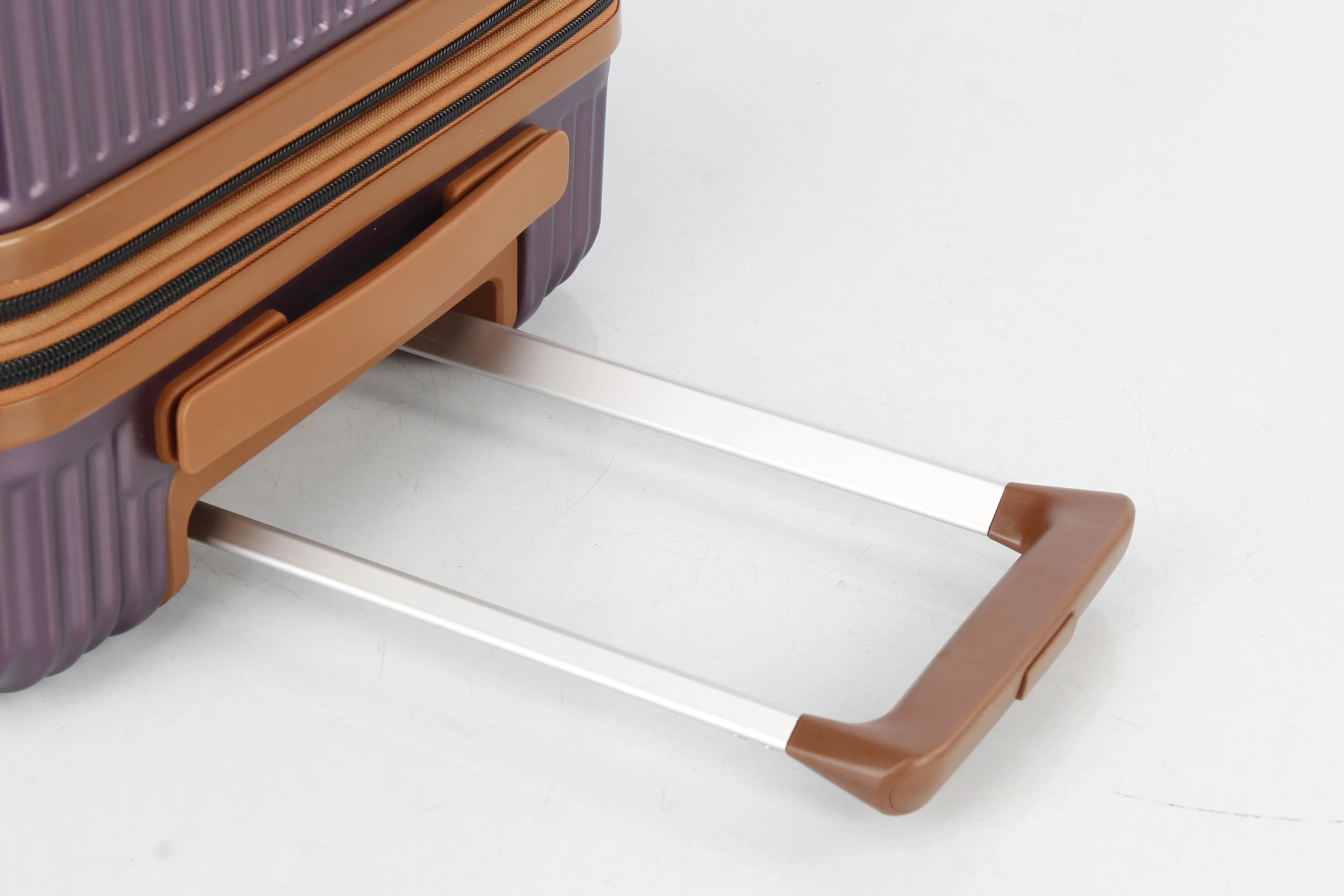 СТОЛКНОВЕНИЕ ЦВЕТА, ОБЪЕДИНЕНИЕ СТИЛЯ