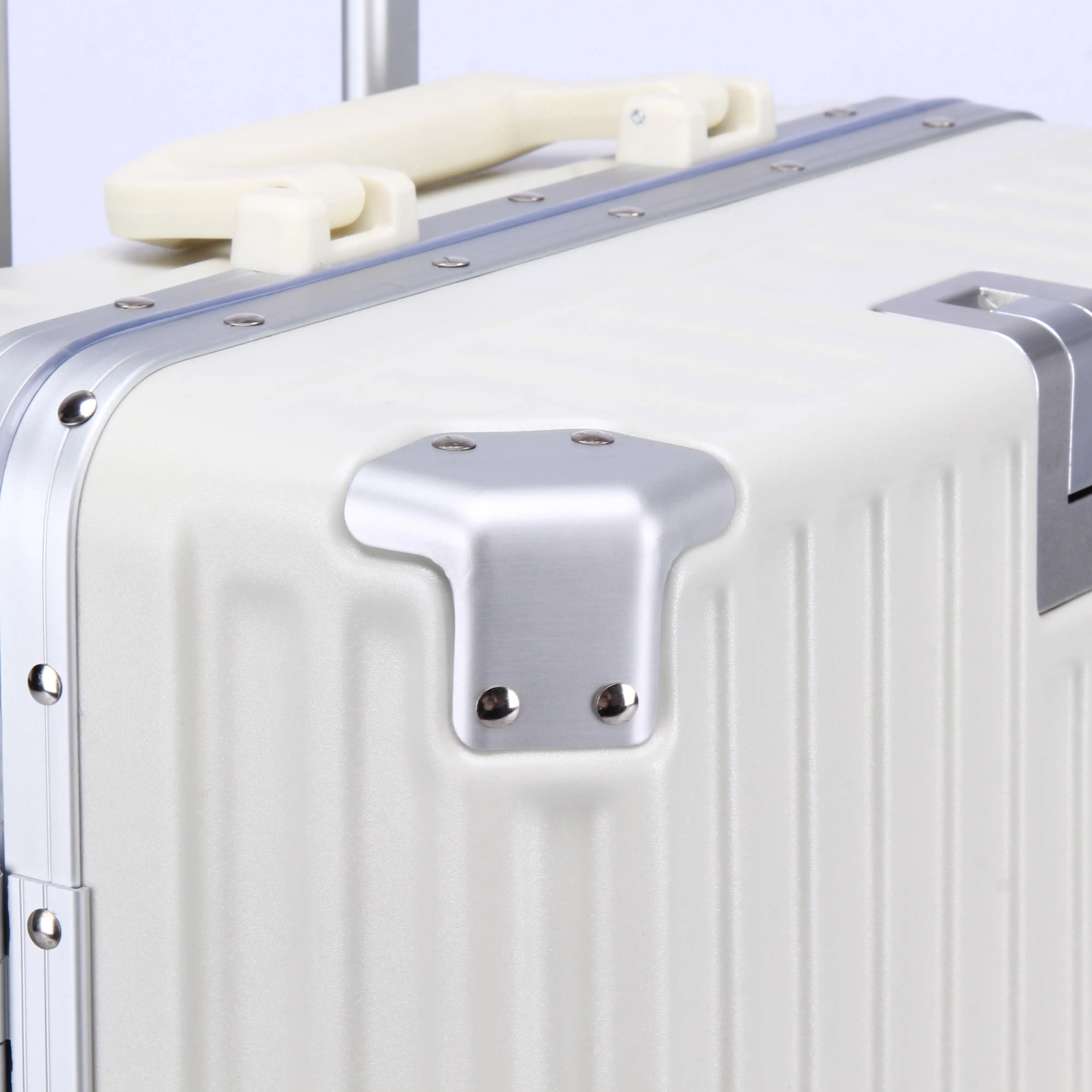 ROBUST EDGES, WORRY-FREE JOURNEY