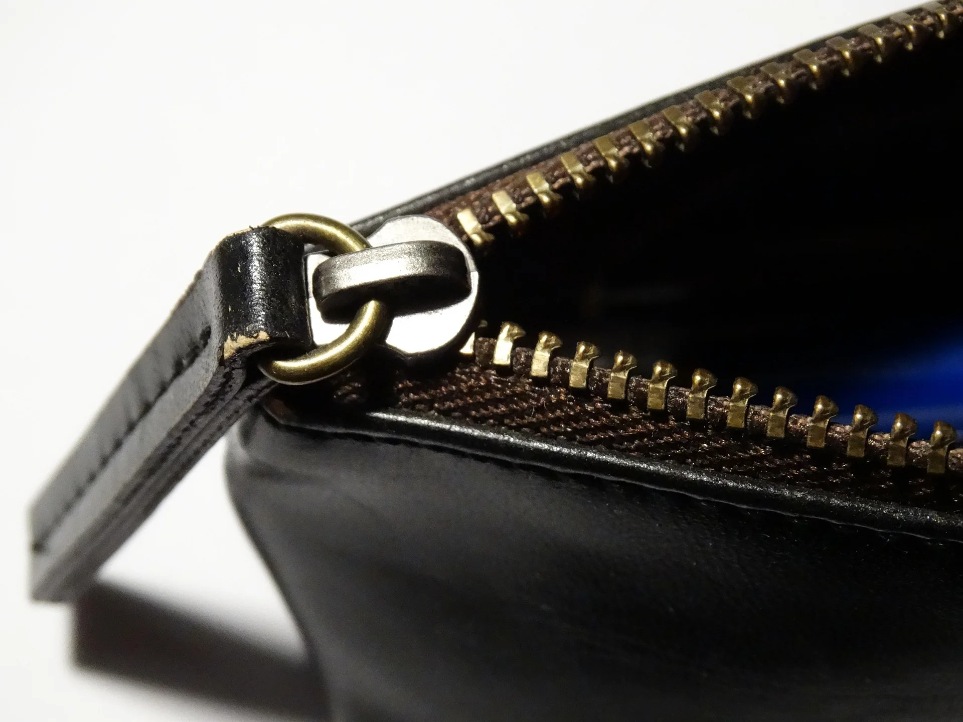 Quick Guide for Luggage Sourcing--Zipper