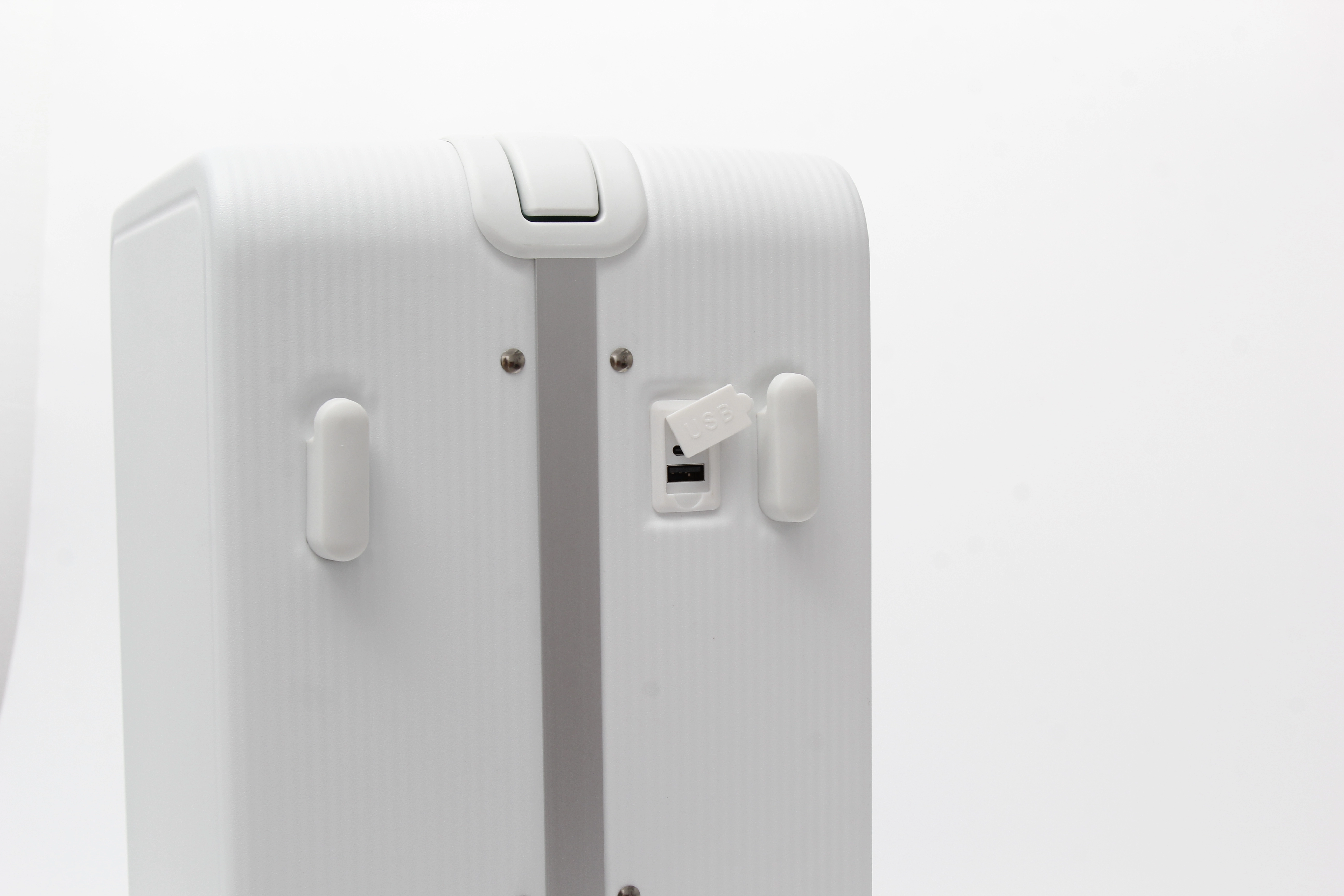 CHARGE YOUR PHONE ON THE GO!